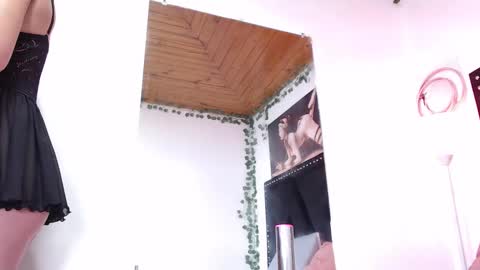 Snapshot of dafne_quenn chatting on February 13, 12:32 pm dafne_quenn online show from February 13, 12:32 pm
