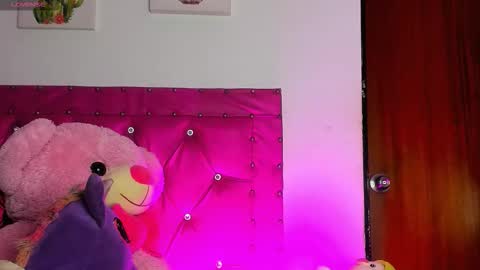    online show from September 11, 8:04 am