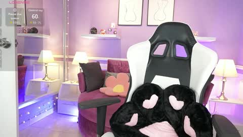 Dahlia Grey online show from April 7, 11:34 am