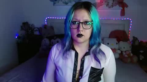    online show from November 22, 11:35 pm