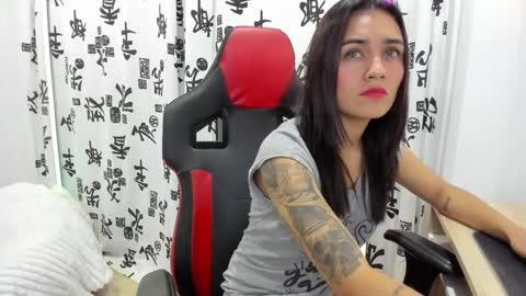 Snapshot of daila_ chatting on March 7, 1:42 am daila_ online show from March 7, 1:42 am