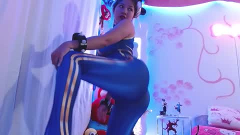 Snapshot of daina_flower chatting on February 4, 5:10 am DAINA online show from February 4, 5:10 am