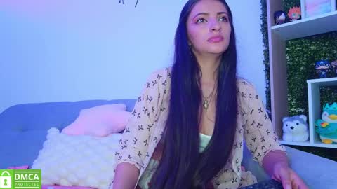Snapshot of dainty_angel_ chatting on March 7, 5:06 pm Angel online show from March 7, 5:06 pm