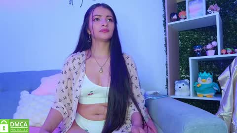 Snapshot of dainty_angel_ chatting on March 7, 1:18 pm Angel online show from March 7, 1:18 pm