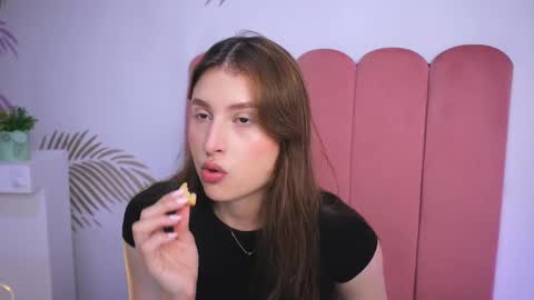 Lauren            online show from February 28, 12:09 pm