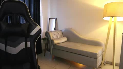 Lauren            online show from November 11, 2:41 pm