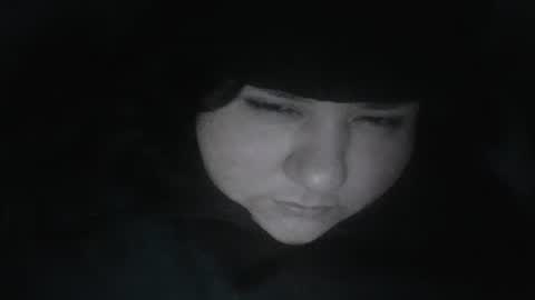 daisnconfusion_ online show from January 16, 7:17 am