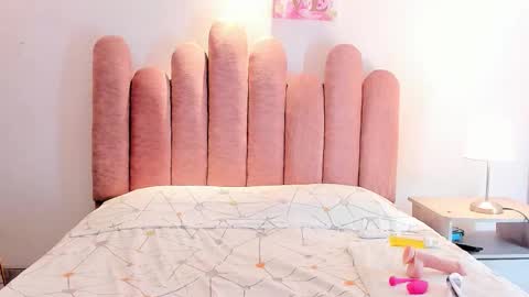 D A I S Y  online show from November 6, 12:08 pm