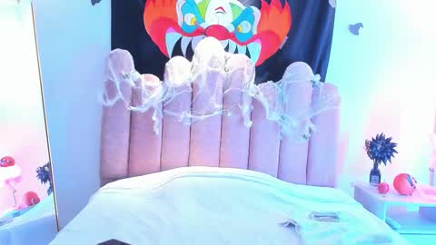 D A I S Y  online show from November 2, 12:05 pm