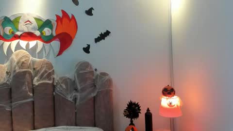 D A I S Y  online show from October 15, 12:17 pm