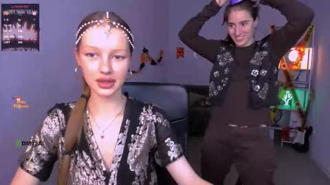 daisy online show from October 31, 9:48 pm