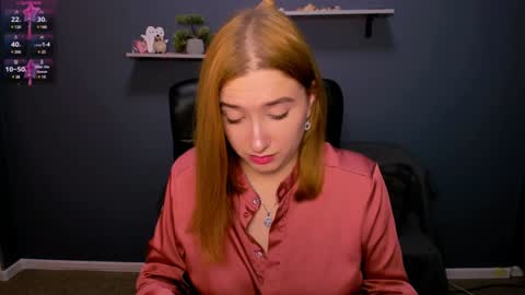 Snapshot of daisy_candy chatting on December 9, 7:18 pm Little Di online show from December 9, 7:18 pm