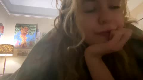Snapshot of daisybaby699 chatting on January 10, 4:33 am DaisyB3 online show from January 10, 4:33 am
