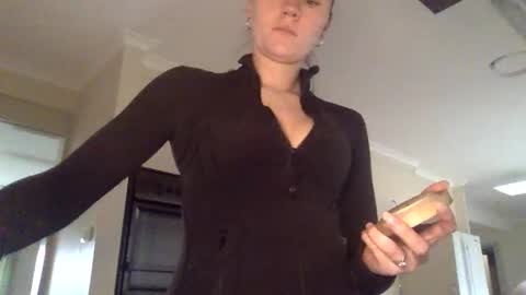 Daisy online show from May 28, 2:42 am