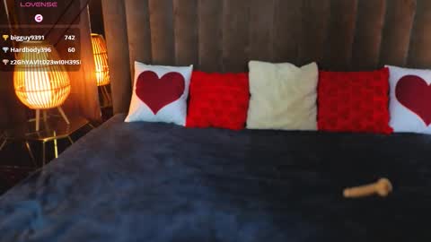 daisydelight_ online show from February 8, 9:51 pm