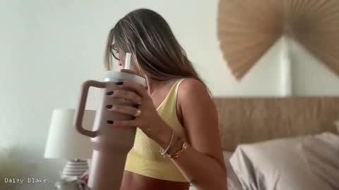 daisy blake  online show from October 28, 4:19 pm