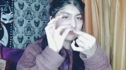 Snapshot of dak_7 chatting on February 13, 11:15 pm    --  -- help me reach 100 hands up  online show from February 13, 11:15 pm