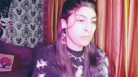 Snapshot of dak_7 chatting on March 5, 4:56 am    --  -- help me reach 100 hands up  online show from March 5, 4:56 am