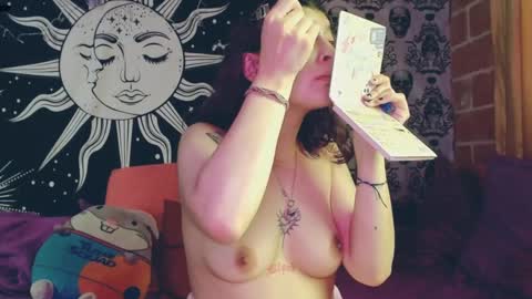 Snapshot of dak_7 chatting on January 24, 9:47 pm    --  -- help me reach 100 hands up  online show from January 24, 9:47 pm