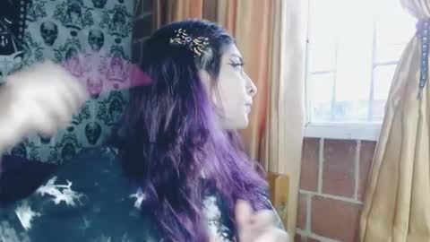 Snapshot of dak_7 chatting on March 8, 11:07 pm    --  -- help me reach 100 hands up  online show from March 8, 11:07 pm