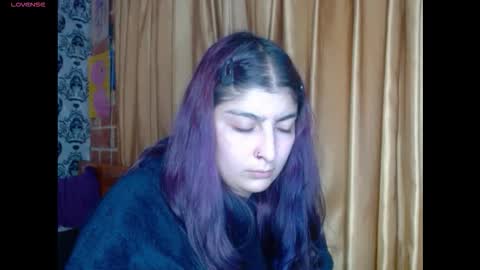 Snapshot of dak_7 chatting on October 25, 4:46 am    --  -- help me reach 100 hands up  online show from October 25, 4:46 am