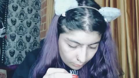 Snapshot of dak_7 chatting on February 23, 11:25 pm    --  -- help me reach 100 hands up  online show from February 23, 11:25 pm