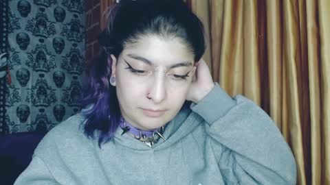 Snapshot of dak_7 chatting on February 1, 7:47 am    --  -- help me reach 100 hands up  online show from February 1, 7:47 am