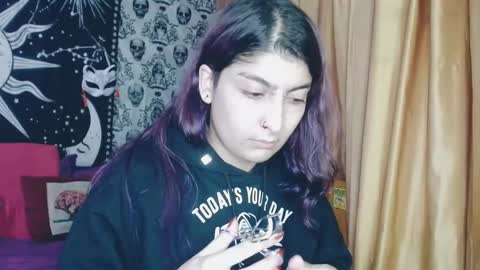 Snapshot of dak_7 chatting on February 25, 1:20 am    --  -- help me reach 100 hands up  online show from February 25, 1:20 am