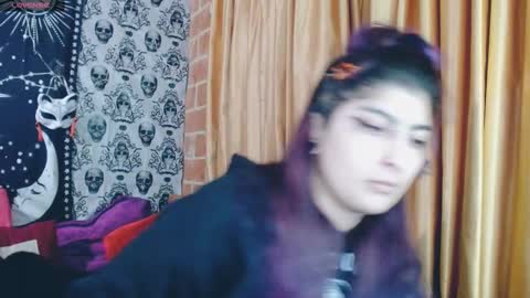 Snapshot of dak_7 chatting on March 11, 5:46 am    --  -- help me reach 100 hands up  online show from March 11, 5:46 am