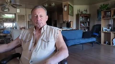 dakit online show from October 4, 7:33 pm