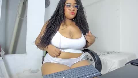 dakota__luxx online show from September 28, 4:32 am