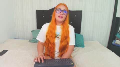 Snapshot of dakota_alice chatting on February 7, 2:51 am Dakota and Valerie online show from February 7, 2:51 am