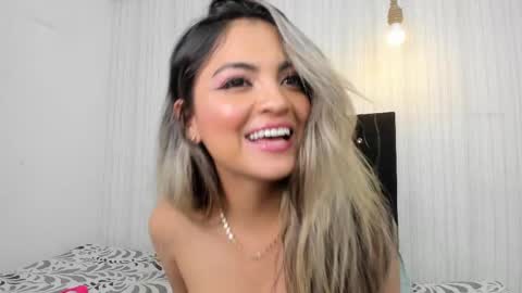 Snapshot of dakota_alice chatting on February 26, 5:24 am Dakota and Valerie online show from February 26, 5:24 am