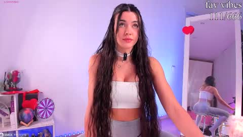 Snapshot of dakota_blare chatting on February 27, 2:25 am Dakota online show from February 27, 2:25 am