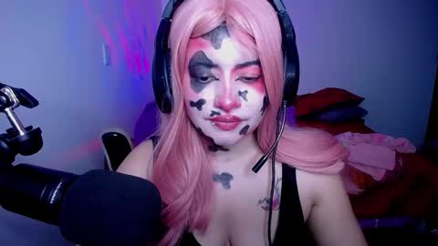 Dakota  online show from October 14, 7:00 am