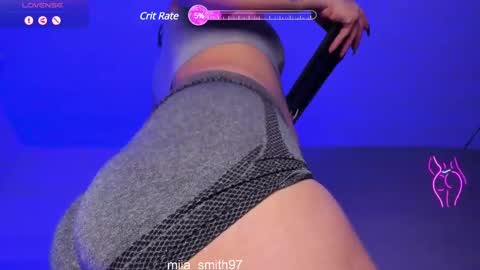 Snapshot of dakota_ls chatting on March 5, 2:03 am mia online show from March 5, 2:03 am