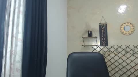 Snapshot of dakota_sweetx chatting on September 21, 3:54 am Dakota And Bellamy online show from September 21, 3:54 am