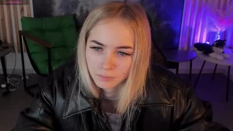 dakotaajohnnson online show from November 6, 9:12 am