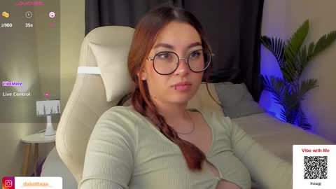 Snapshot of dakottaa__ chatting on February 14, 3:11 am dakottaa__ online show from February 14, 3:11 am