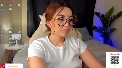Snapshot of dakottaa__ chatting on January 8, 2:14 am dakottaa__ online show from January 8, 2:14 am