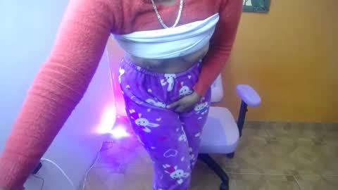 Snapshot of daleska_delicious1 chatting on February 12, 12:55 pm daleska_delicious1 online show from February 12, 12:55 pm
