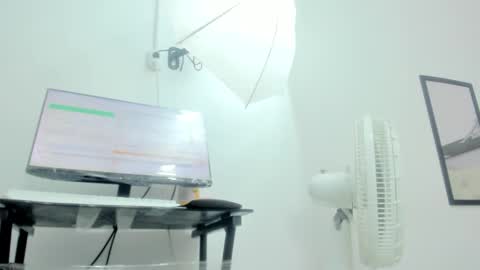  Ren  online show from October 23, 12:56 am