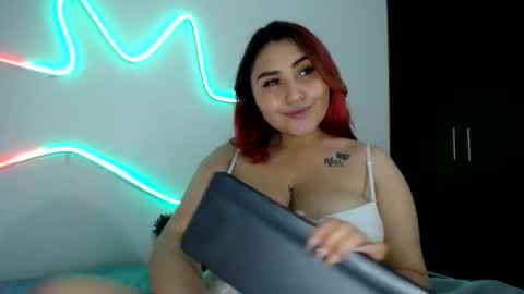 Snapshot of dalia_corrs0 chatting on February 21, 9:02 am online show from February 21, 9:02 am