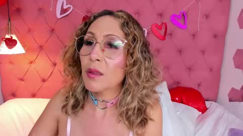 Snapshot of daliascoth chatting on February 20, 1:57 am Dalia online show from February 20, 1:57 am