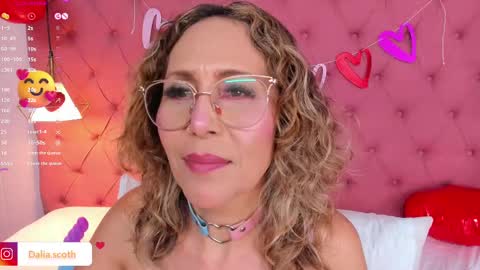 Snapshot of daliascoth chatting on February 19, 10:53 pm Dalia online show from February 19, 10:53 pm