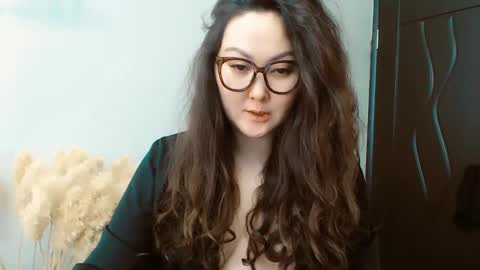 Snapshot of dalidayes chatting on December 29, 5:42 am Dali online show from December 29, 5:42 am