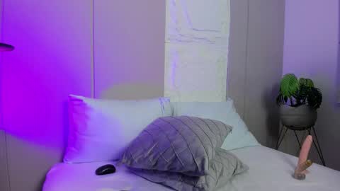 D A L I L A online show from February 23, 8:00 pm