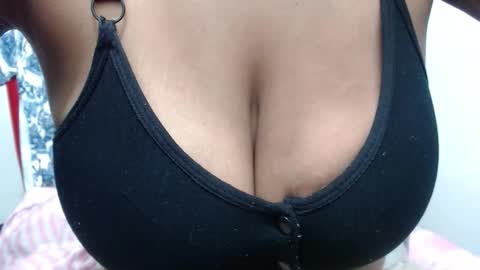  Dalilah  online show from January 12, 4:47 pm