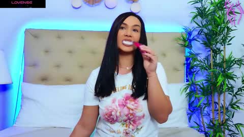 daliyaa_ online show from October 20, 11:59 am