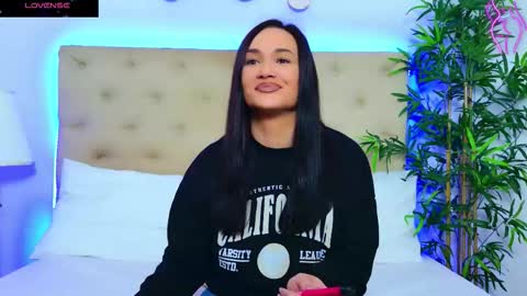 daliyaa_ online show from October 15, 12:17 pm